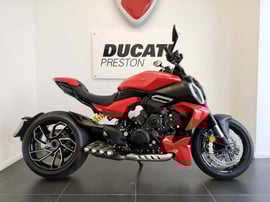 Ducati Diavel V4